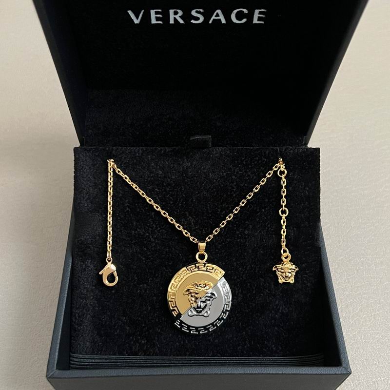 Versace necklace 03yxh187